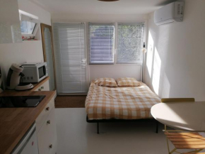 Charmant studio - Terrasse - Parking gratuit